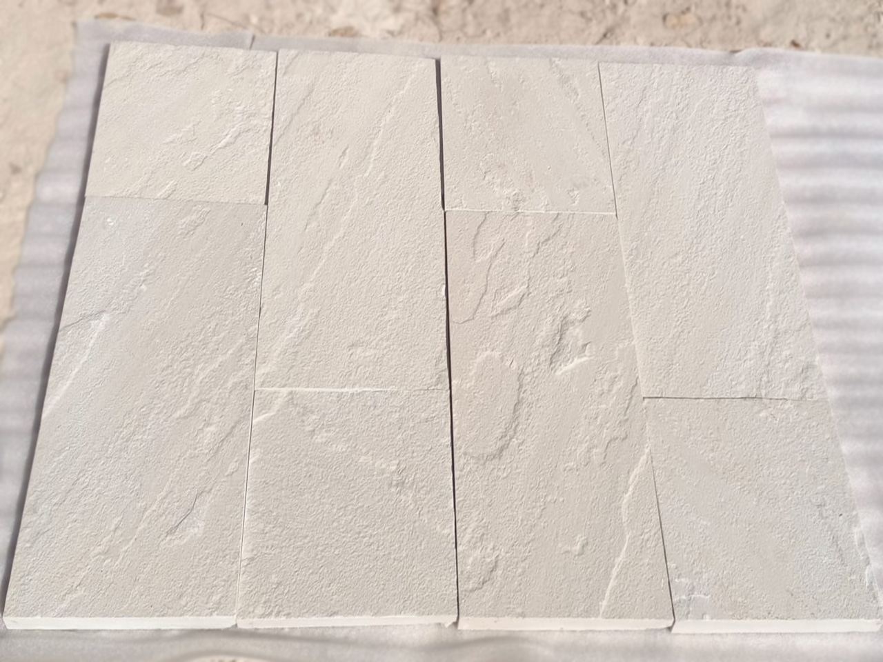 1.-White-mint-natural-top-calibrated-bottom-machine-cut-edges