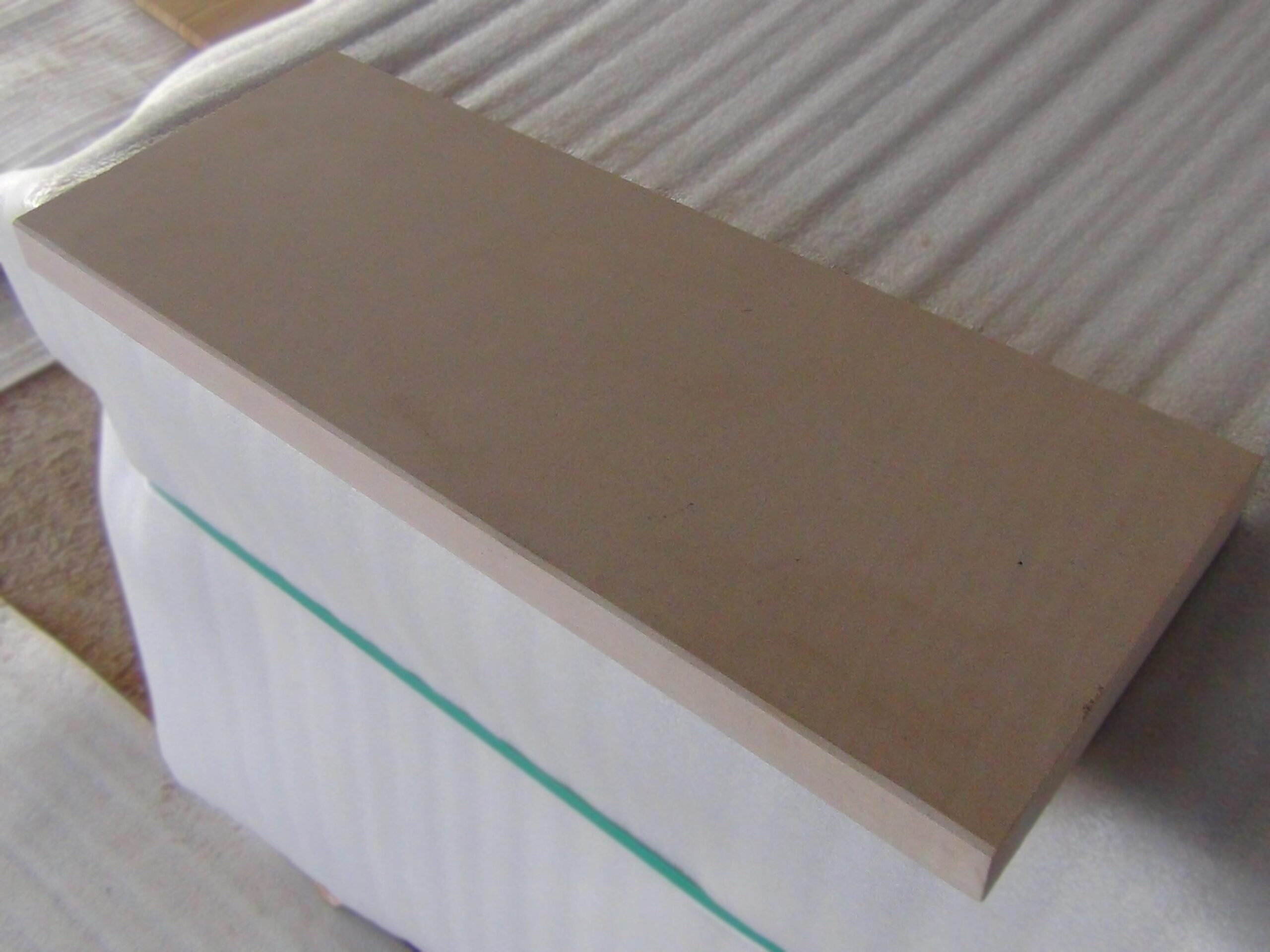 10.-Dholpur-beige-sawnhoned-top-machine-cut-edges-long-edges-honed-chamfering-2mm-bottom-other-top-3-edges-1mm-chamfering