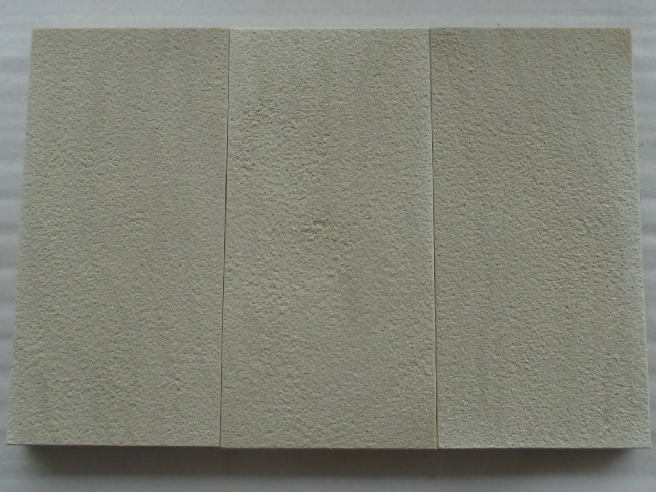 10.-White-mint-sawn-bushhammered
