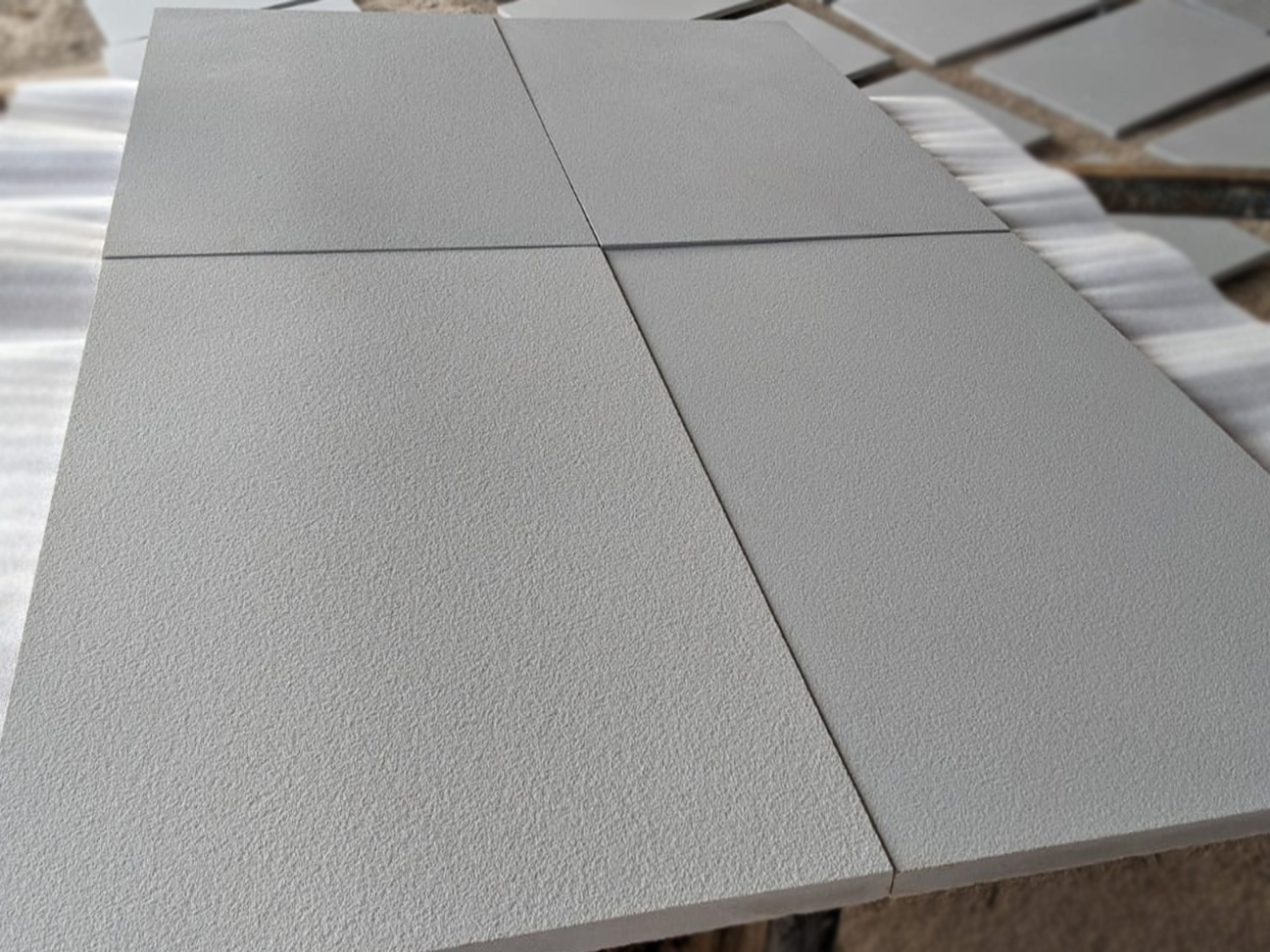 13.-Kandla-grey-sawn-and-shotblasted-top-machine-cut-edges