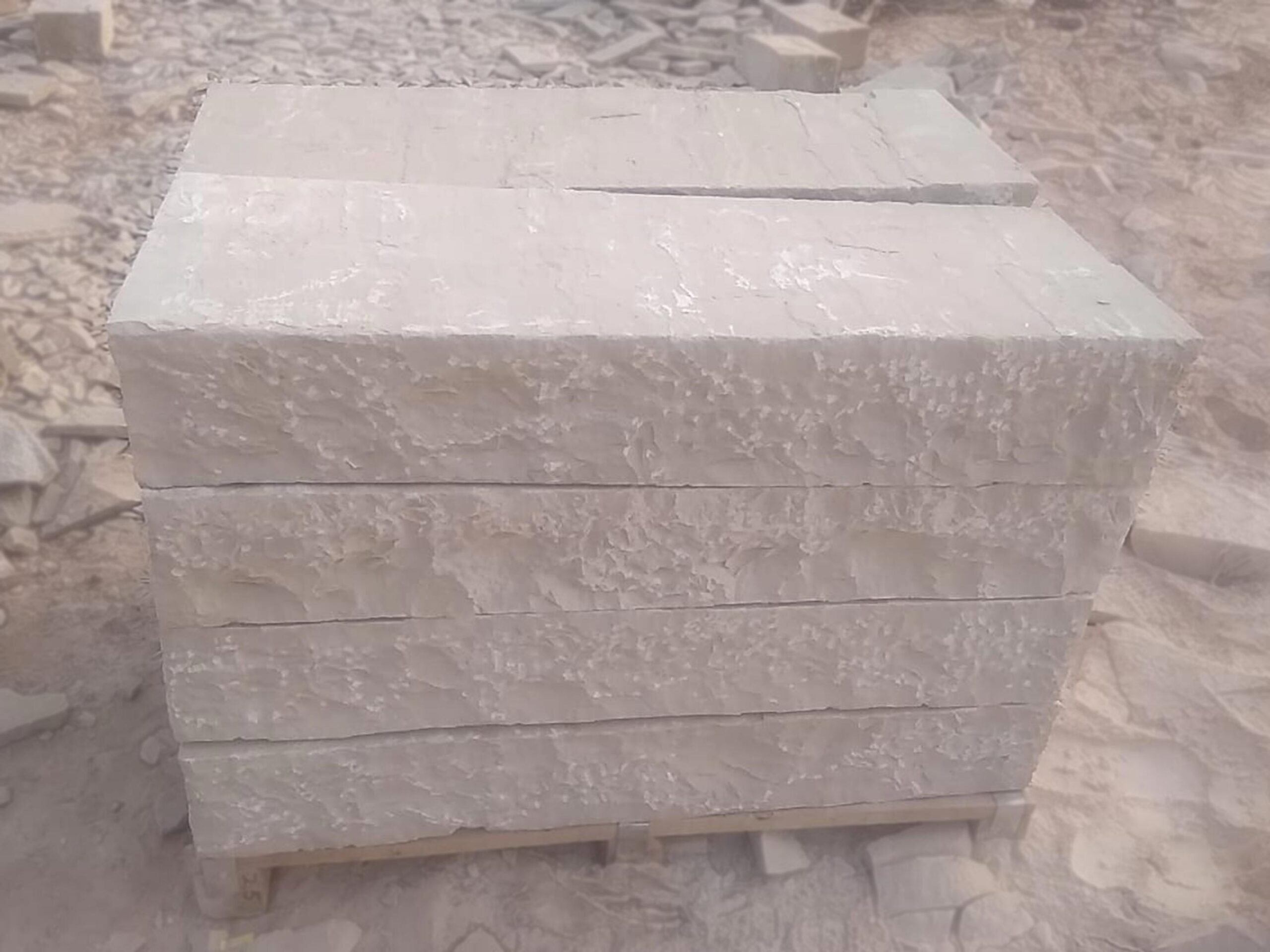 14.-Dholpur-beige-block-steps