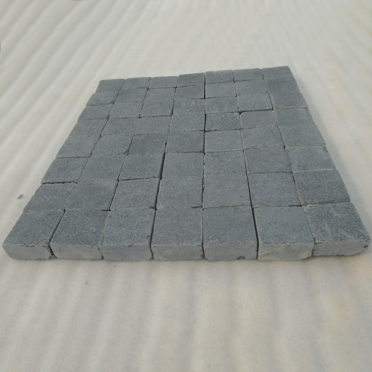 23.-Lime-Black-Cobbles-Natural-Calibrated-Machine-Cut-Tumbled