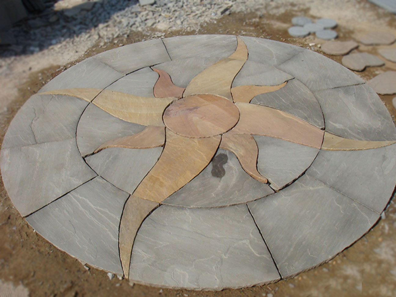 25.-Kandla-grey-circle