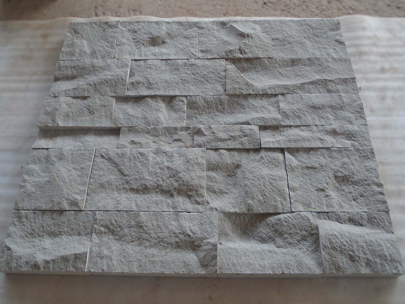 29.-Kandla-grey-split-surface
