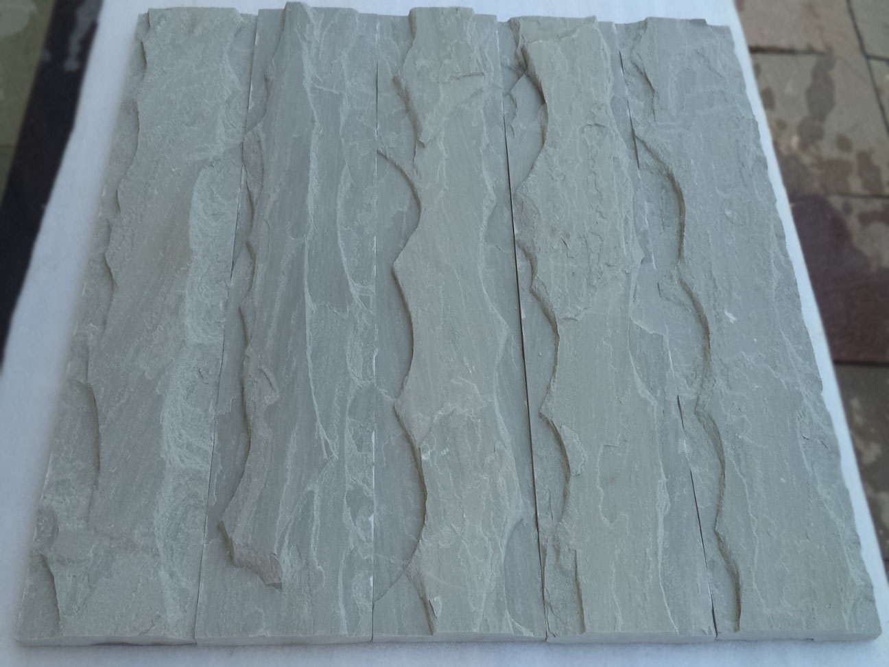 29.1-Kandla-grey-split-surface