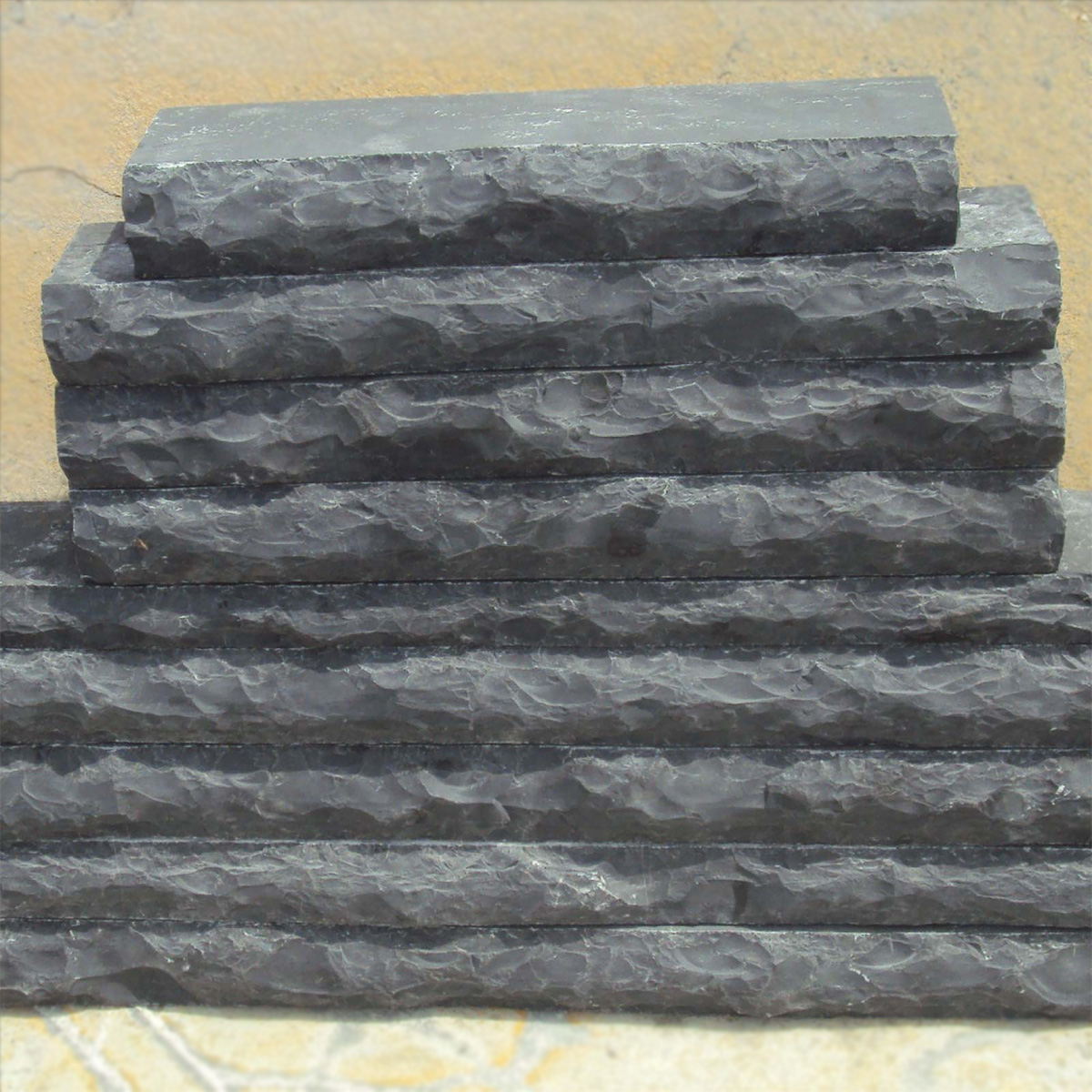 31.-Lime-Black-Butching-Cut-Round