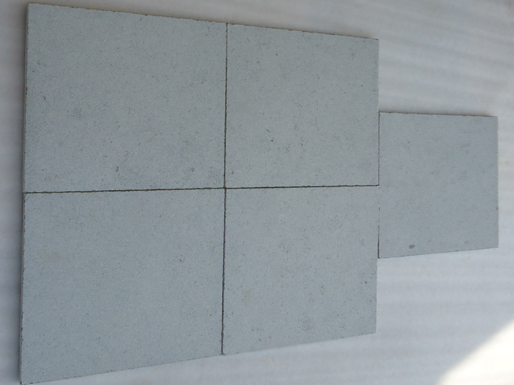 4.-Kota-blue-sawn-sandblasted-top-machine-cut-edges