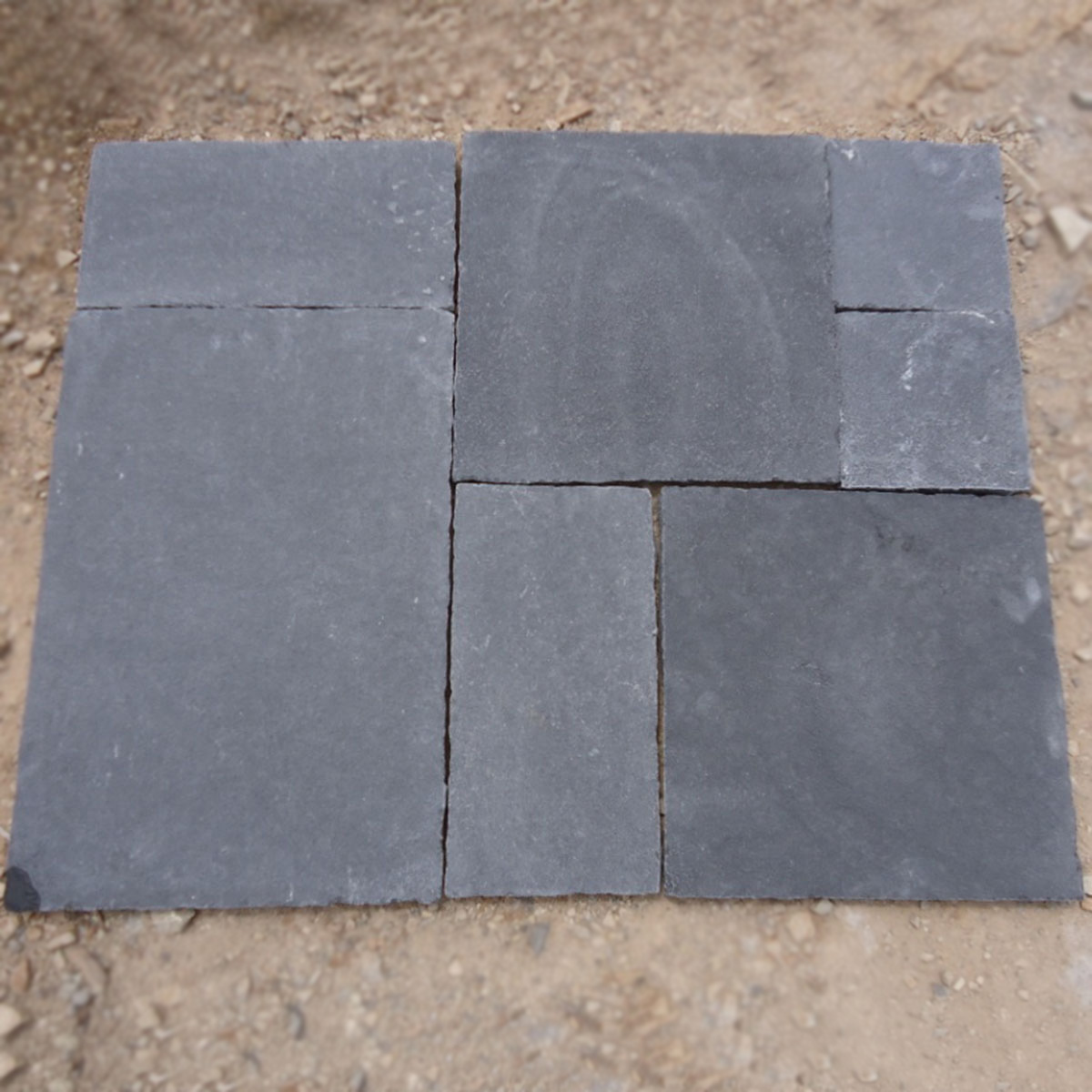 4.-Lime-Black-French-Pattern-Natural-Top-Calibrated-Bottom-Edges-Hand-Cut-And-Light-Tumbled