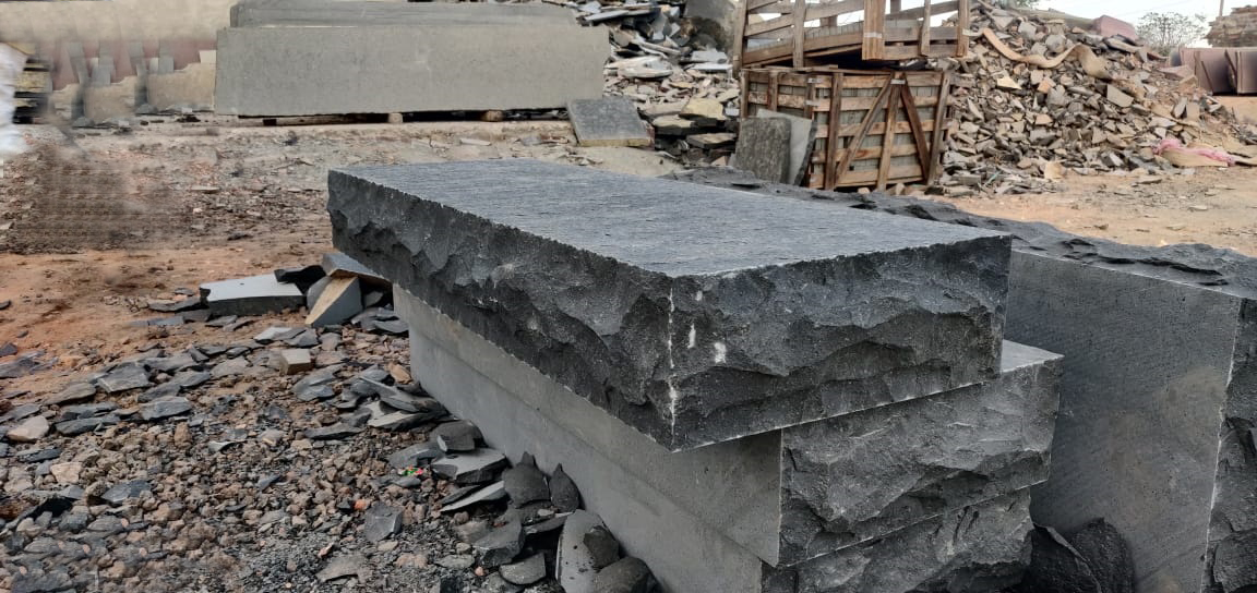 Basalt-Steps-Flamed-Top-Sawn-Bottom-Hand-Cut-Edges