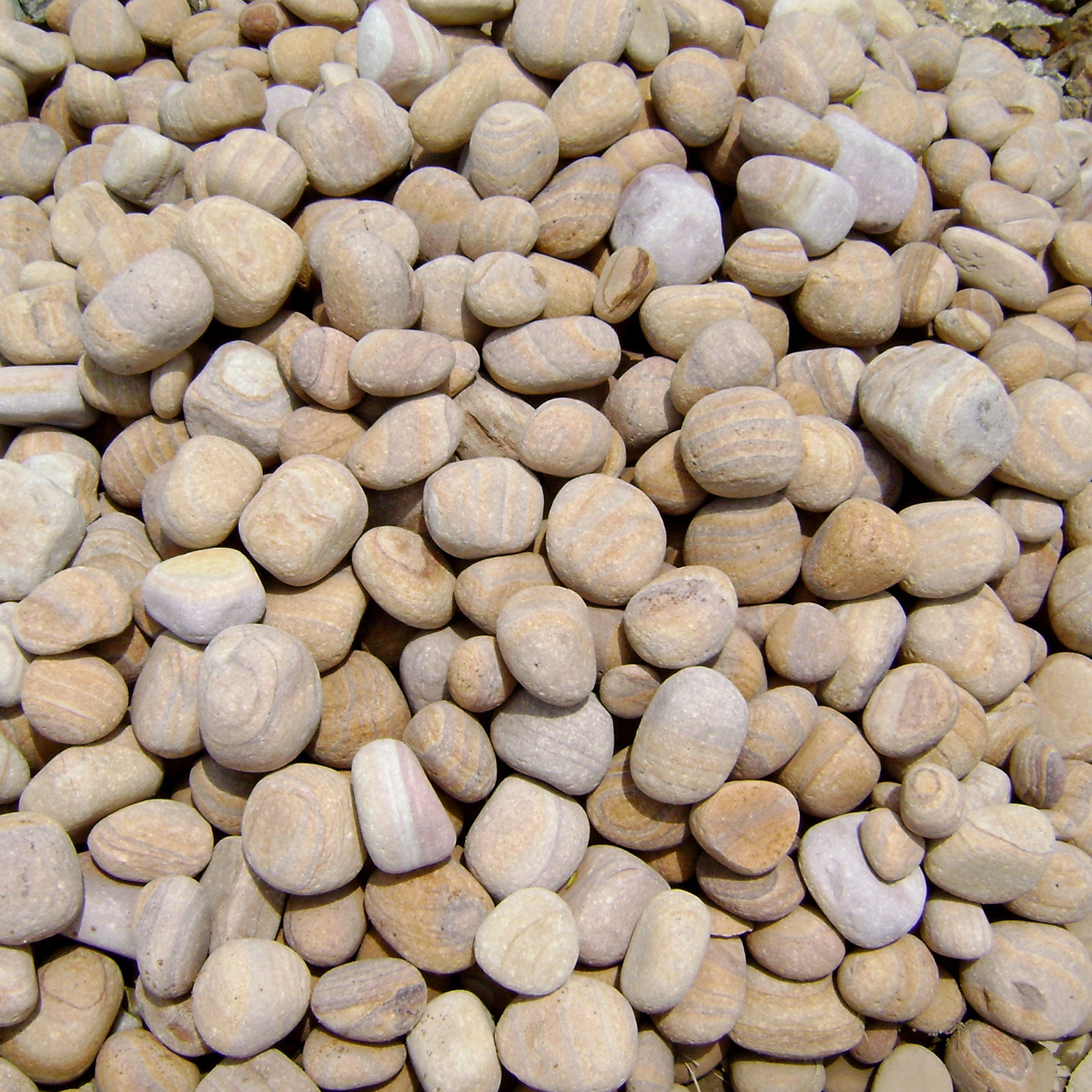 Rainbow-Sandstone-Pebbles